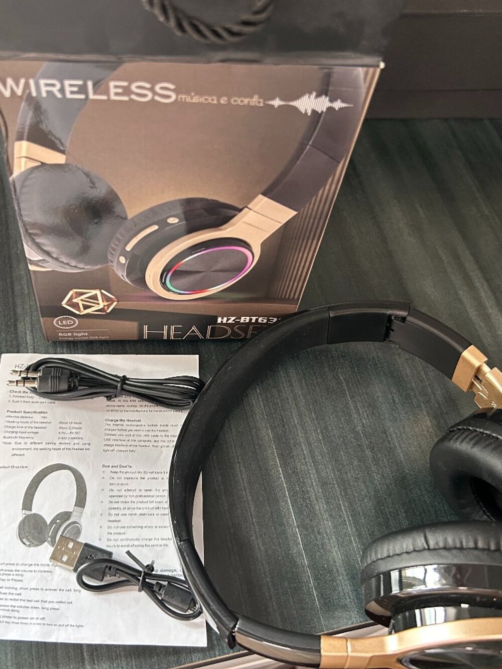 Wireless Headset Black & Gold NWT